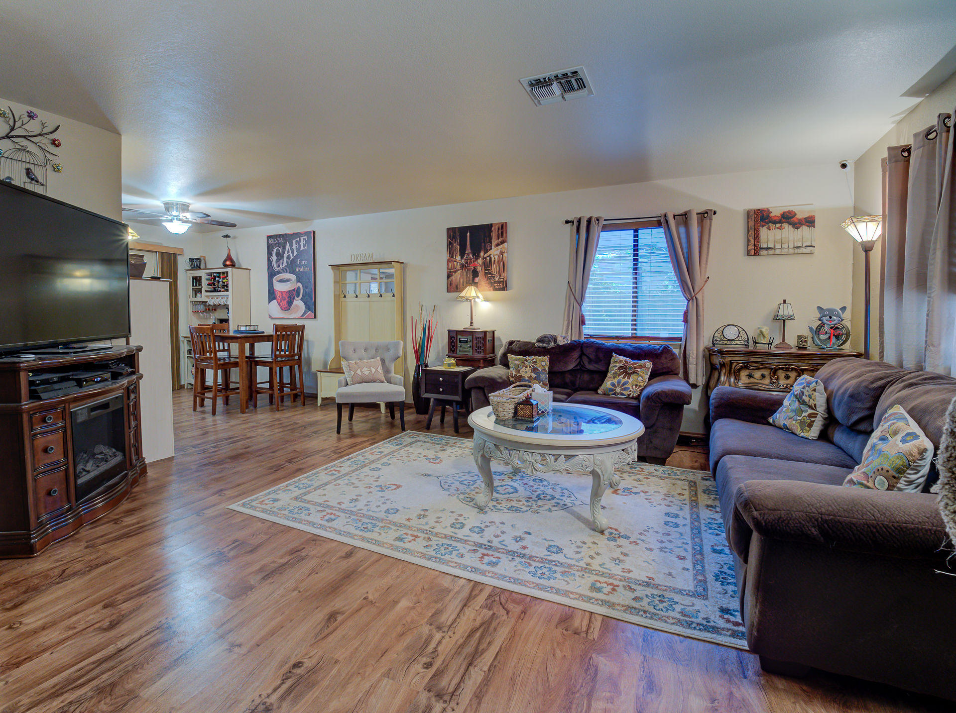 1233 Beltline Road Redding, CA 96003 - Photo 3 of 25 1233BeltlineRoad_016_7_8