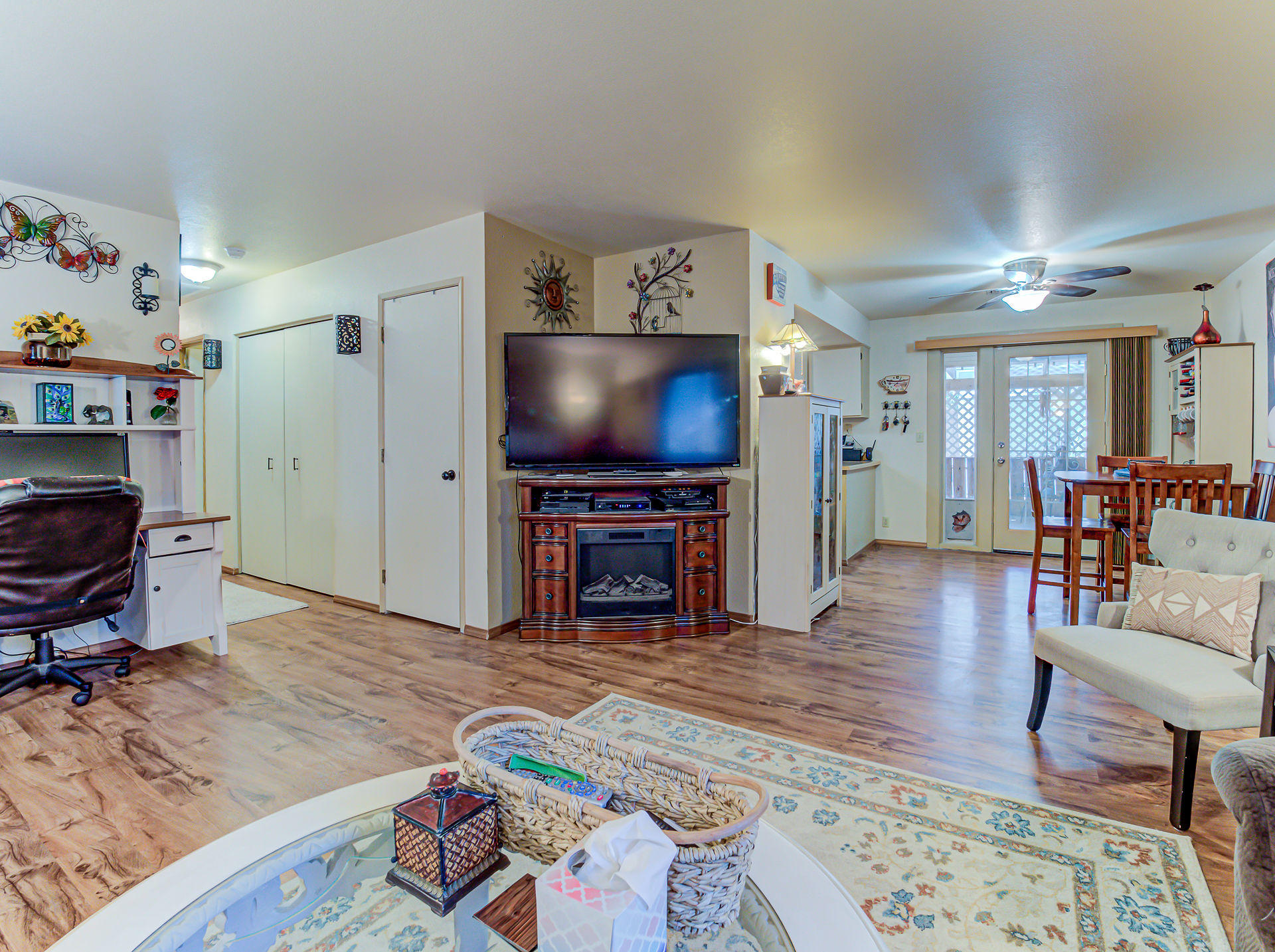 1233 Beltline Road Redding, CA 96003 - Photo 4 of 25 1233BeltlineRoad_022_3_4-Edit