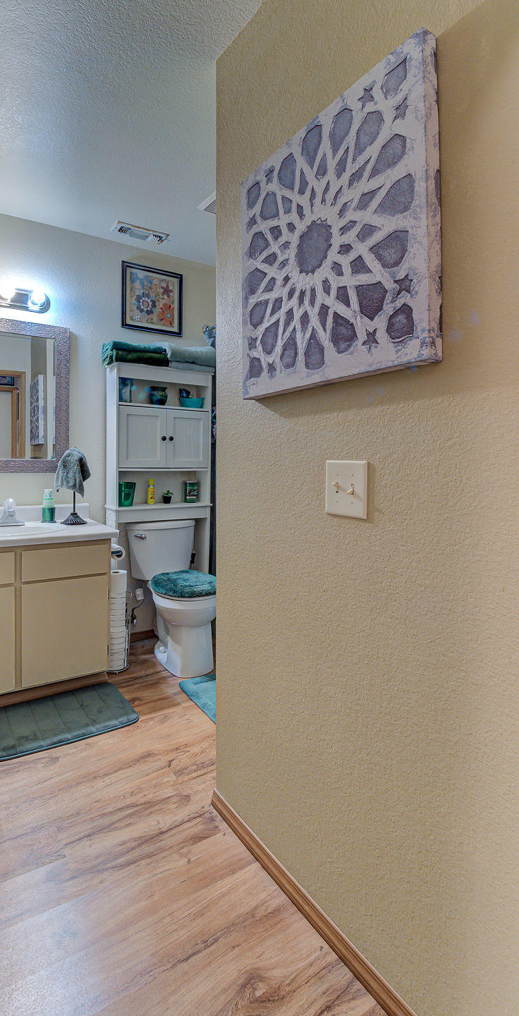 1233 Beltline Road Redding, CA 96003 - Photo 8 of 25 1233BeltlineRoad_043_4_5