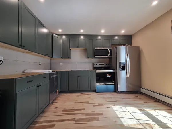 $3,500 | 526 Canaan Street, Unit 1, Canaan, NH 03741