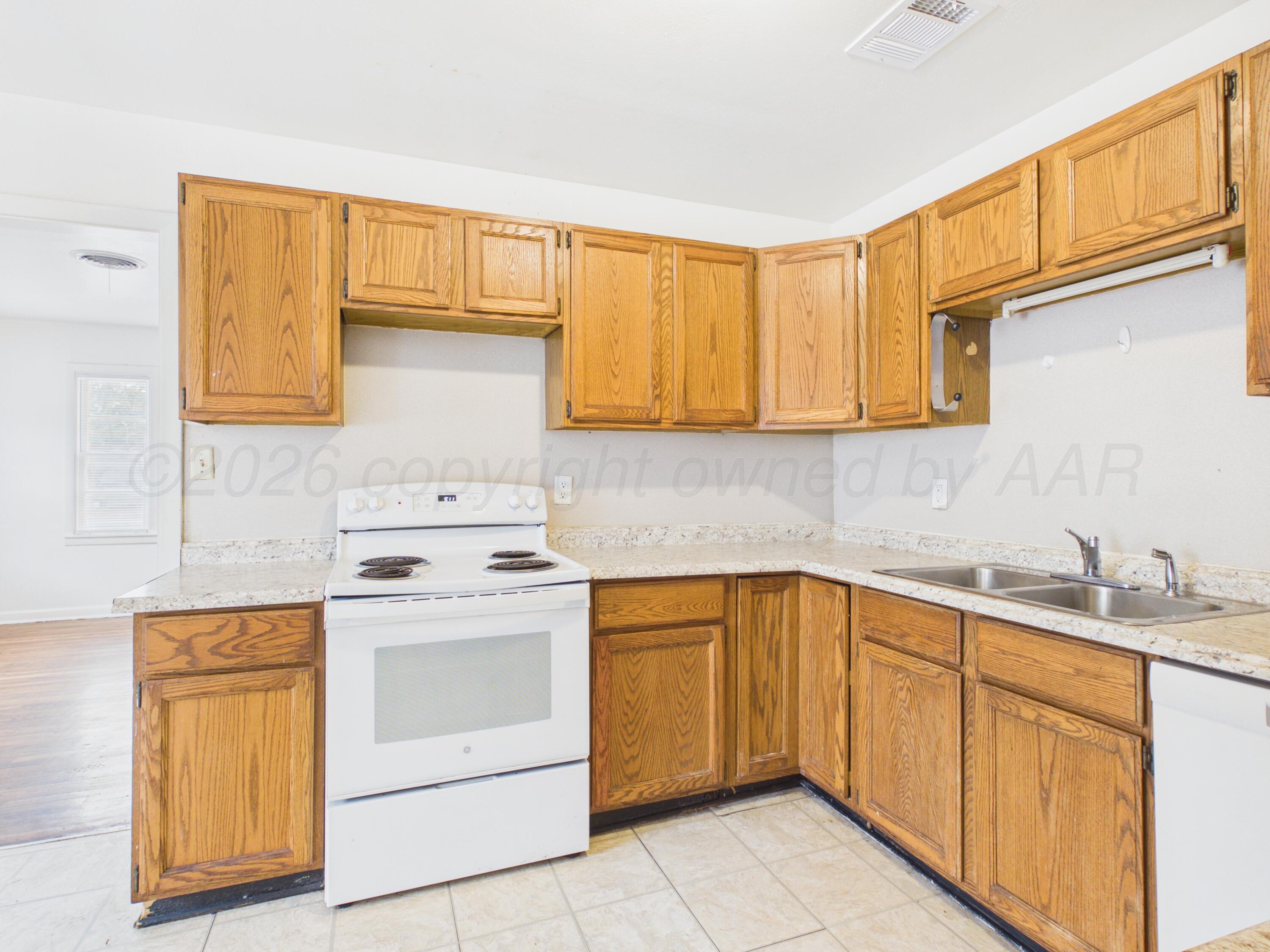 4308 South Jackson Street Amarillo, TX 79110 - Photo 9 of 27 CAM06442G6-PR0059-STILL010