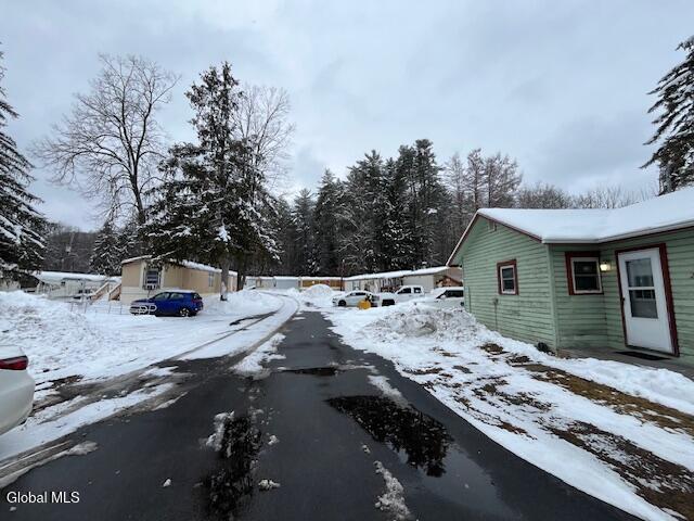 765 Saratoga Road Wilton, NY 12831 - Photo 6 of 15 IMG_2266