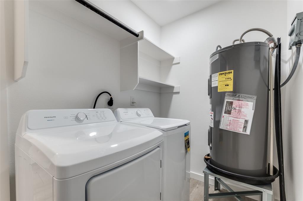 3242 Pine Street Dallas, TX 75215 - Photo 21 of 25 a utility room with dryer and washer
