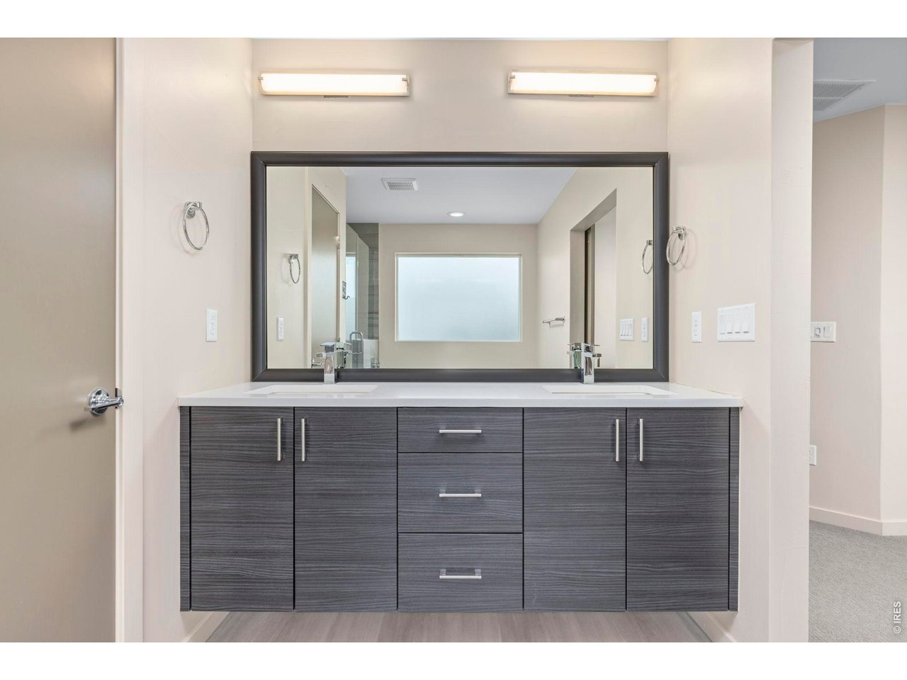 1318 Perry Street Denver, CO 80204 - Photo 17 of 50 5 pc primary bathroom