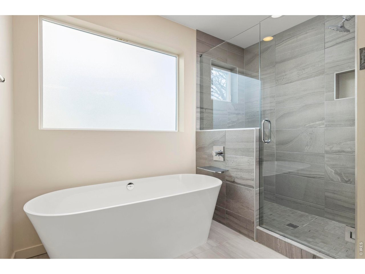 1318 Perry Street Denver, CO 80204 - Photo 18 of 50 Stylish soaking tub
