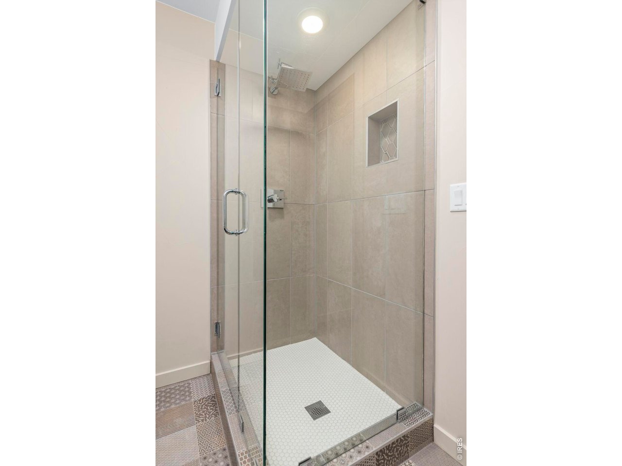 1318 Perry Street Denver, CO 80204 - Photo 22 of 50 Euro glass shower enclosure