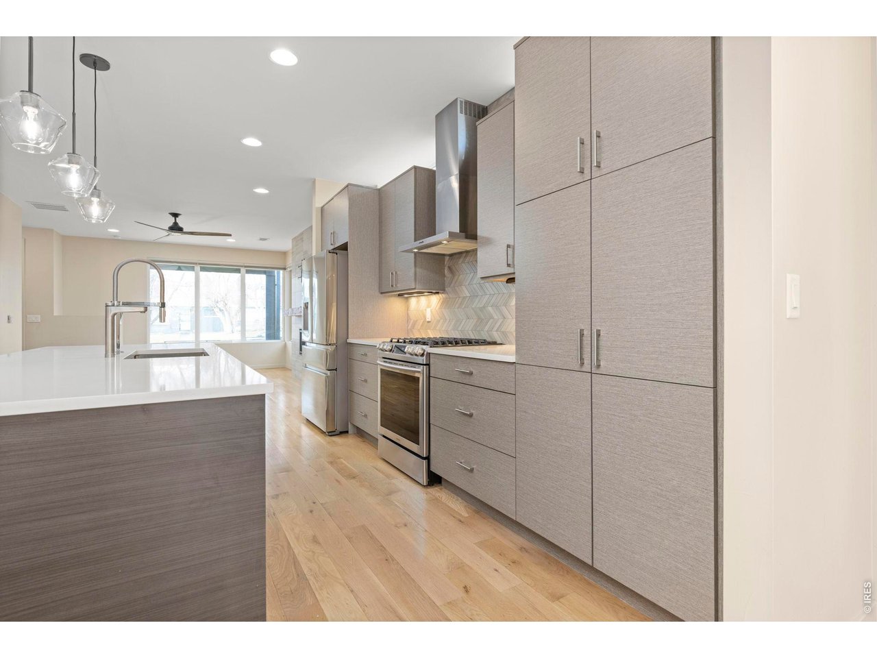 1318 Perry Street Denver, CO 80204 - Photo 6 of 50 Stylish