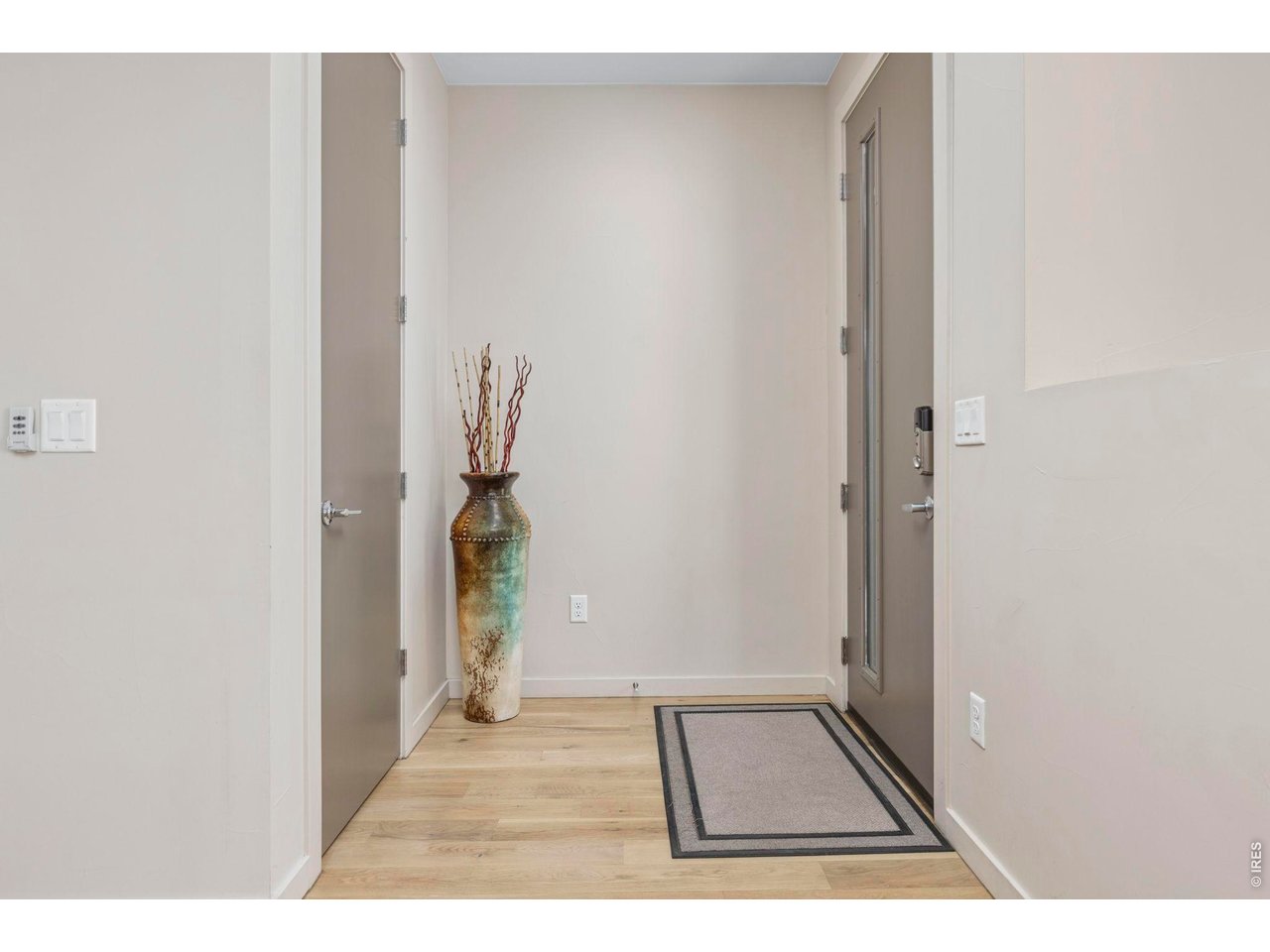 1318 Perry Street Denver, CO 80204 - Photo 9 of 50 Entry