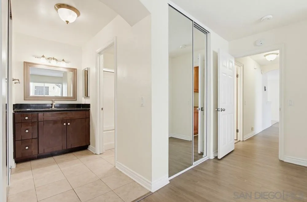 9939 Erma Road, Unit 103 San Diego, CA 92131 - Photo 24 of 40