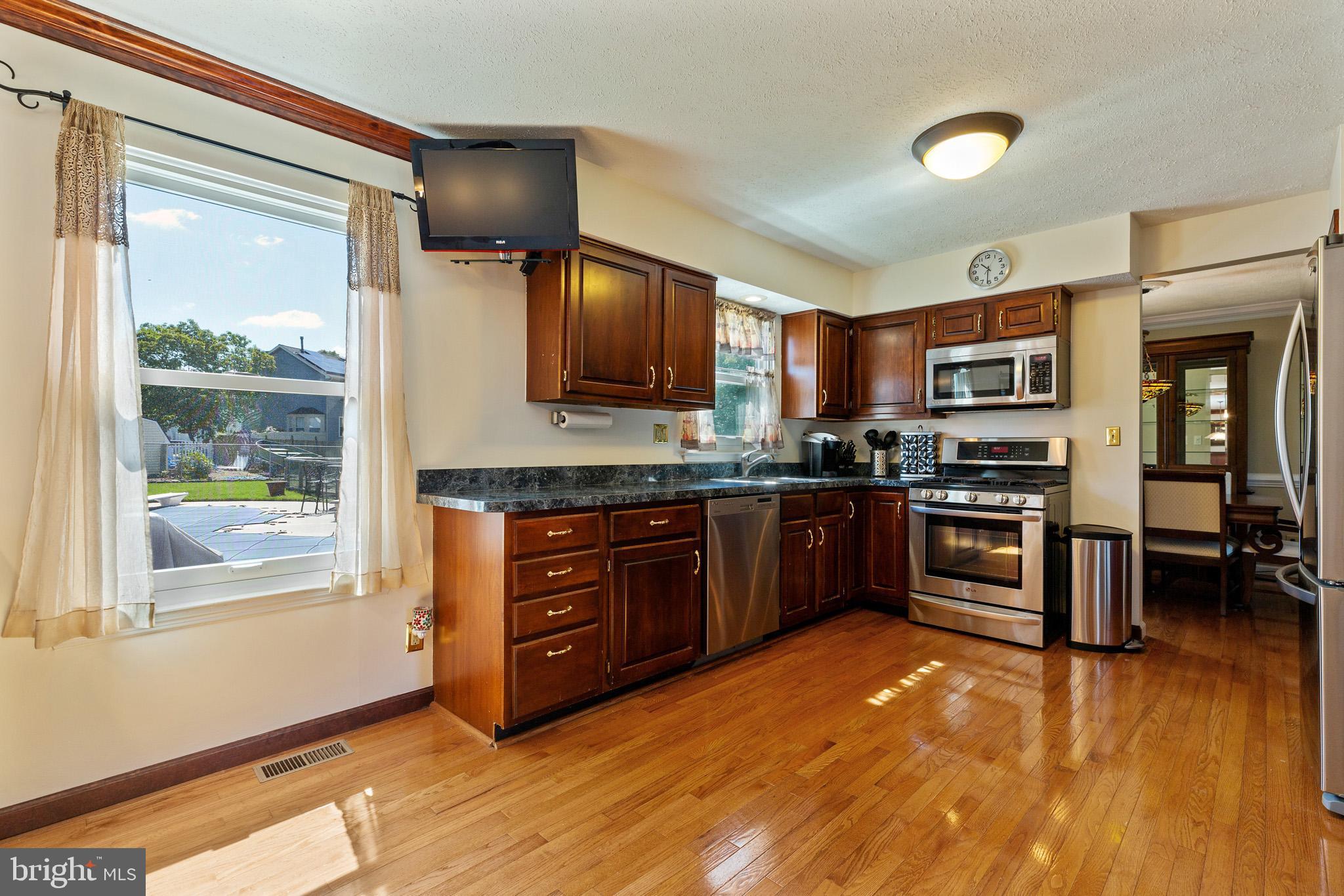 416 Aberdeen Road Williamstown, NJ 08094 - Photo 9 of 43