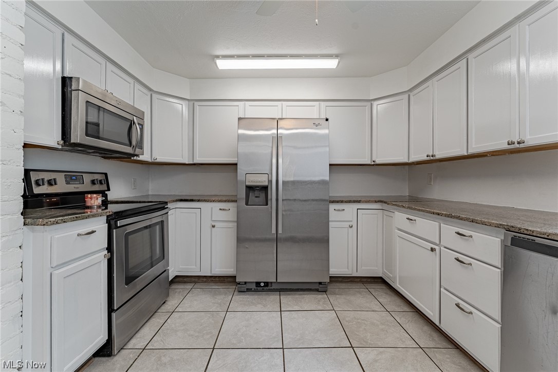 1357 Argonne Road Cleveland, OH 44121 - Photo 12 of 31