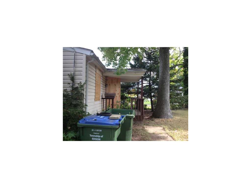 204 Oxford Road, Unit 1 Edison, NJ 08820 - Photo 1 of 1 a outdoor living space with furniture