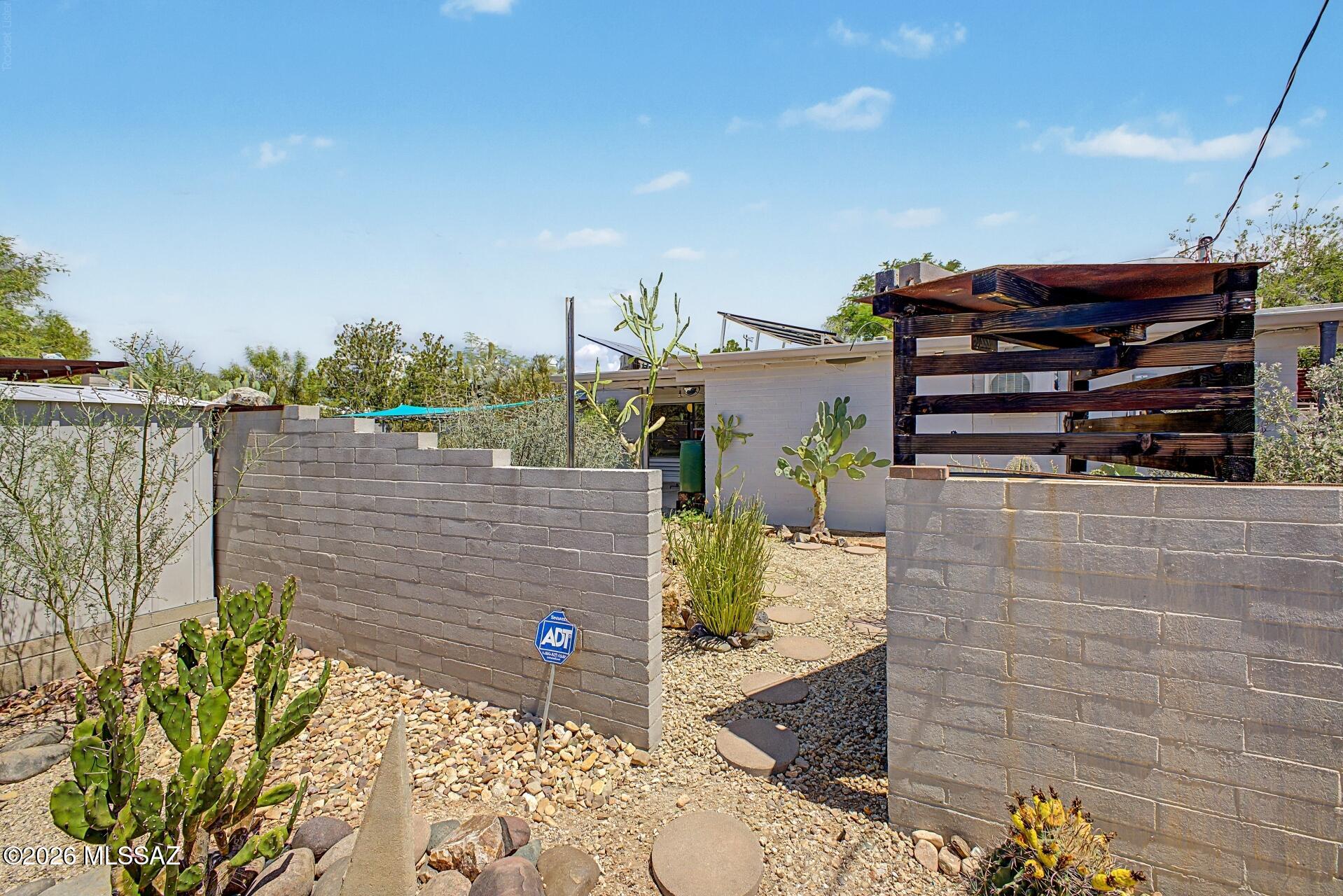 1909 North Ridgeway Road Tucson, AZ 85712 - Photo 28 of 41 Backyard