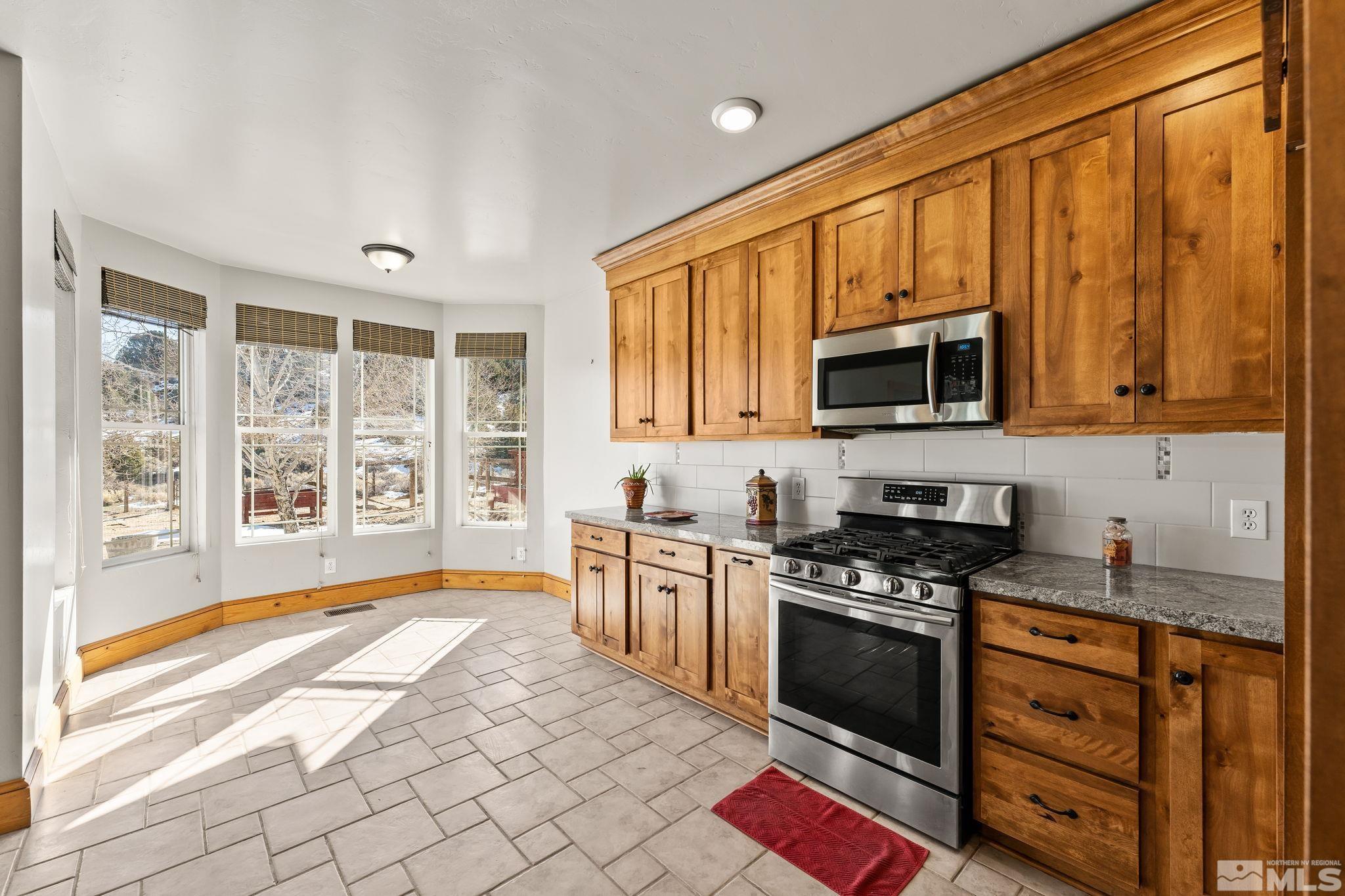 2381 Lousetown Road Reno, NV 89521 - Photo 8 of 35 Photo 8