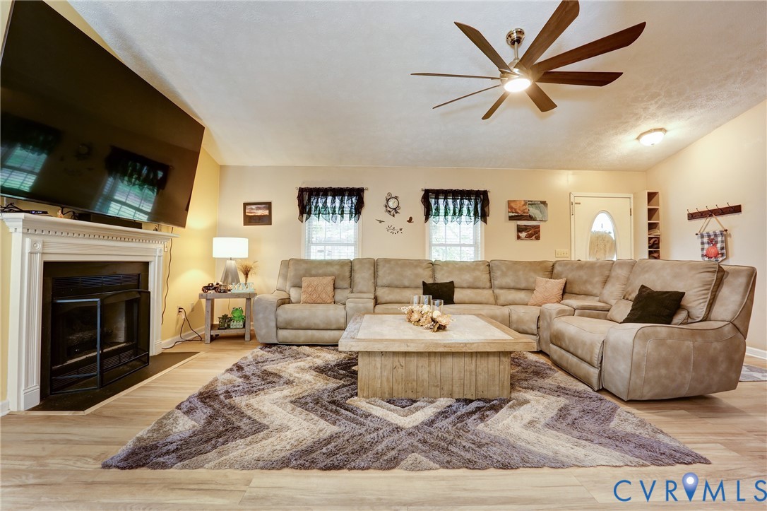 9689 Shannon Hill Road Louisa, VA 23093 - Photo 4 of 37