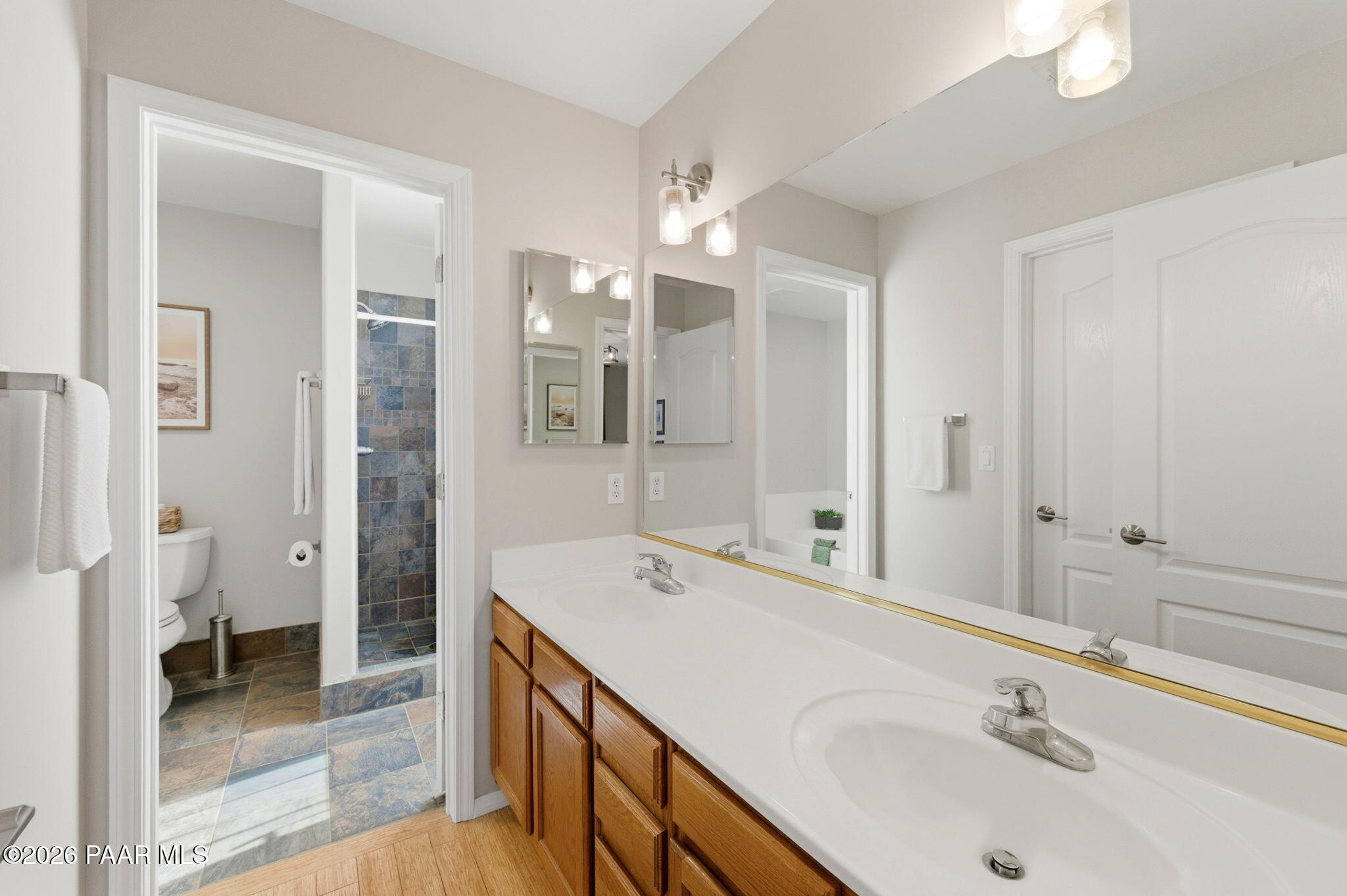 445 South Bella Road Chino Valley, AZ 86323 - Photo 26 of 42 Primary Bathroom