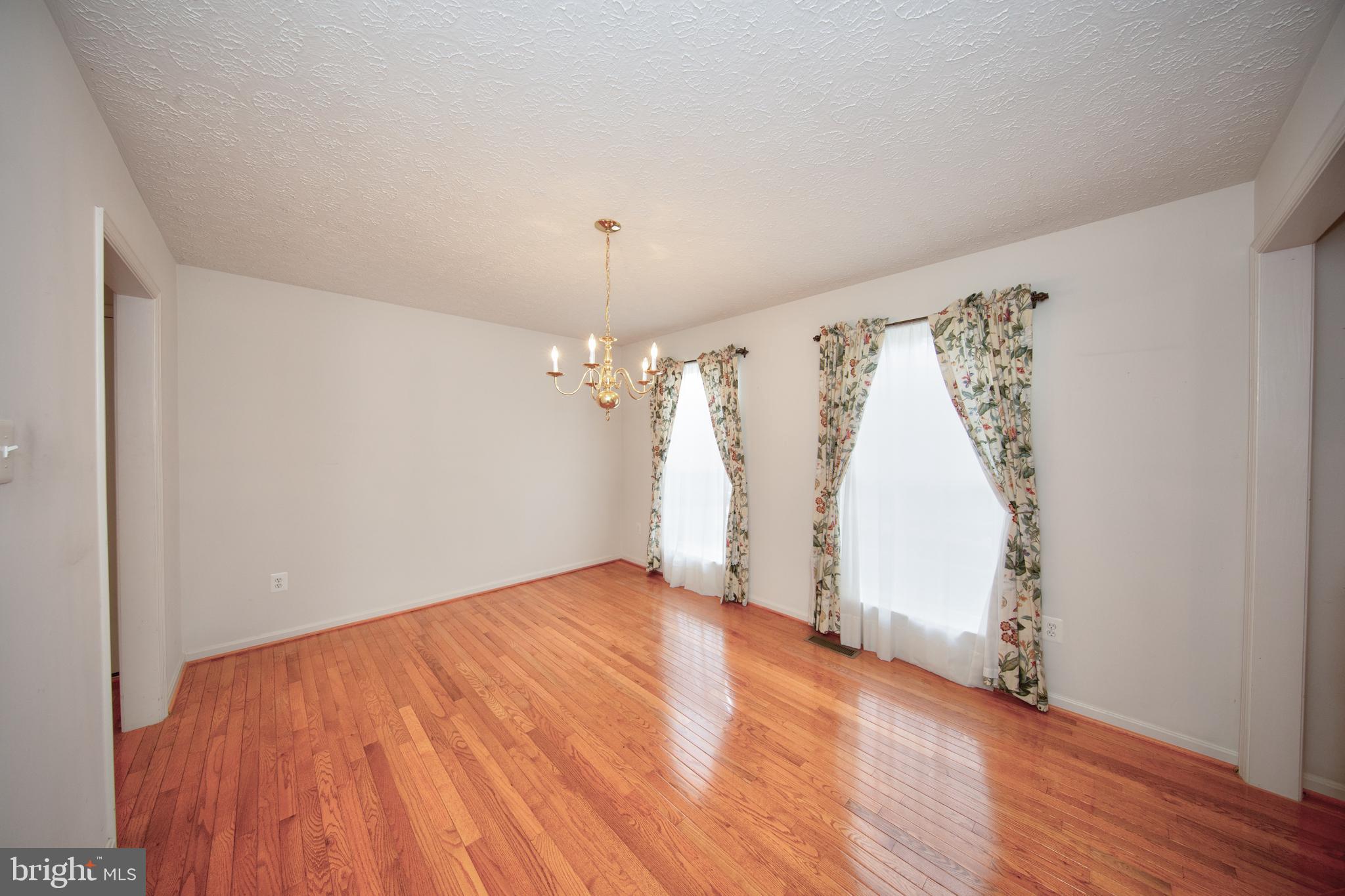 567 Beards Hill Road Aberdeen, MD 21001 - Photo 11 of 43 Dining room
