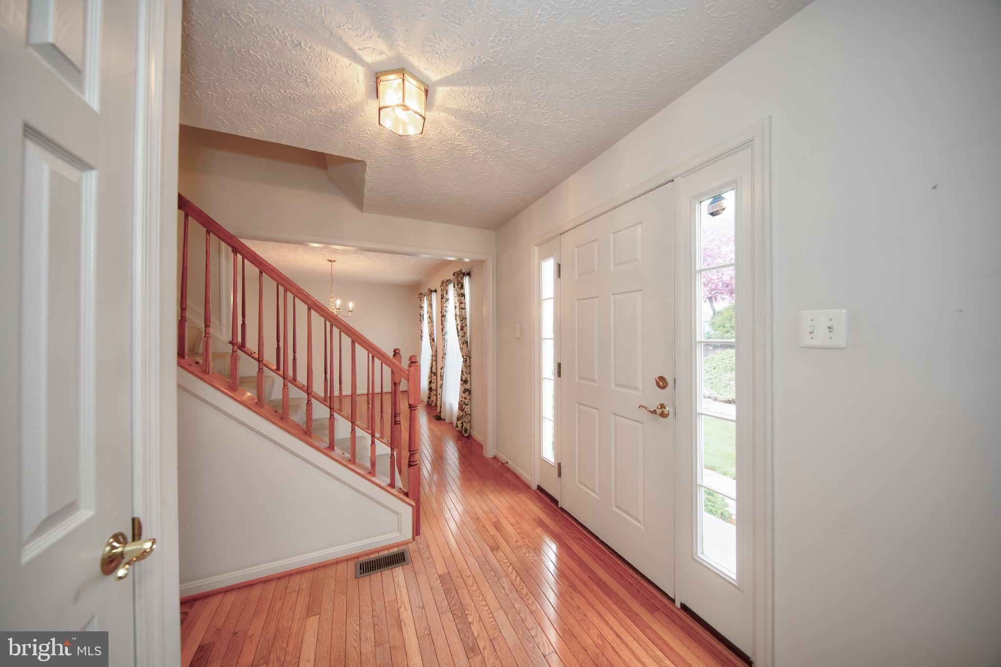 567 Beards Hill Road Aberdeen, MD 21001 - Photo 8 of 43 Foyer/ Entryway