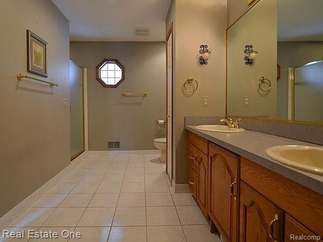 3352 Brighton Road Howell, MI 48843 - Photo 35 of 56 MBR bath