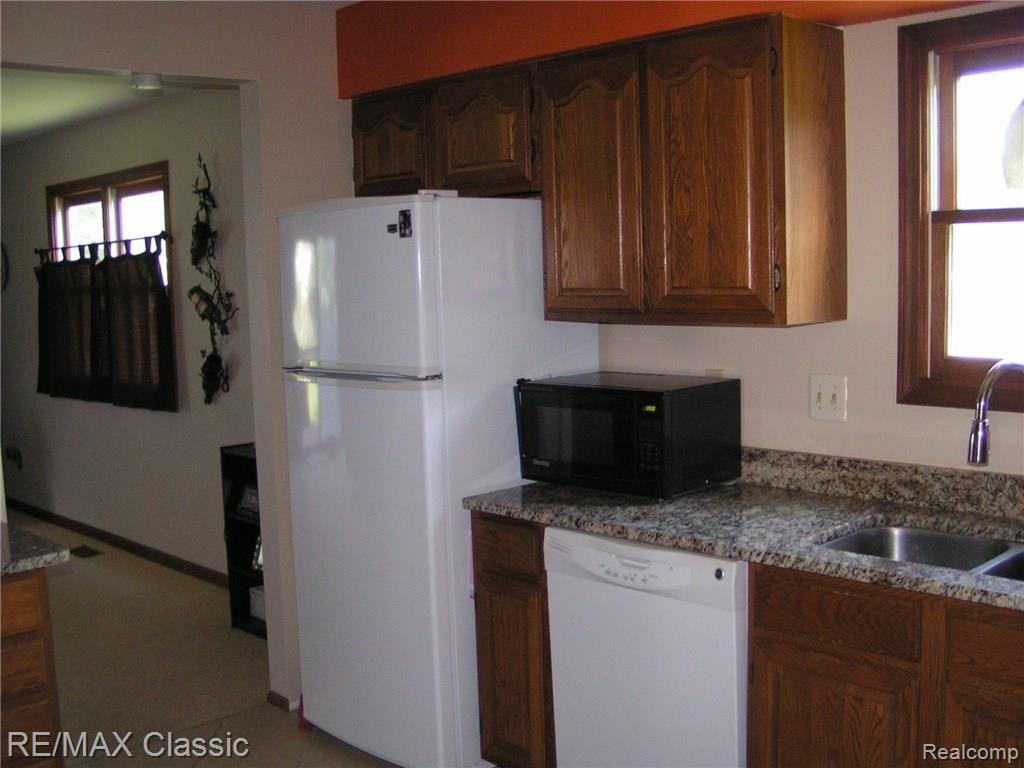 29011 Cotton Road, Unit 1 New Baltimore, MI 48047 - Photo 14 of 27 PICT1270.JPG