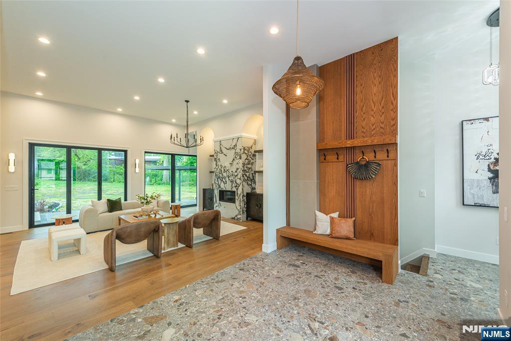 98 Haddenfield Road Clifton, NJ 07013 - Photo 4 of 50