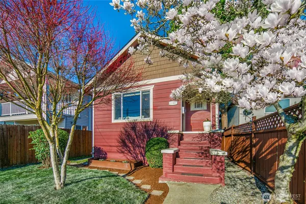 $729,950 | 1516 South Bennett Street, Seattle, WA 98108