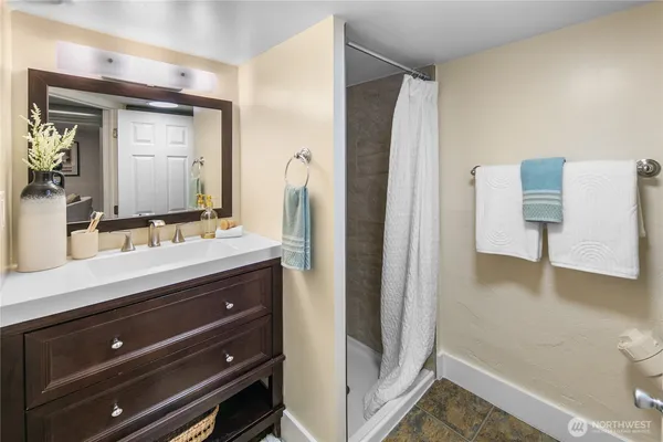 $729,950 | 1516 South Bennett Street, Seattle, WA 98108