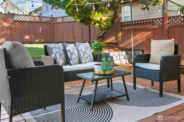 $729,950 | 1516 South Bennett Street, Seattle, WA 98108