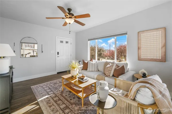 $729,950 | 1516 South Bennett Street, Seattle, WA 98108