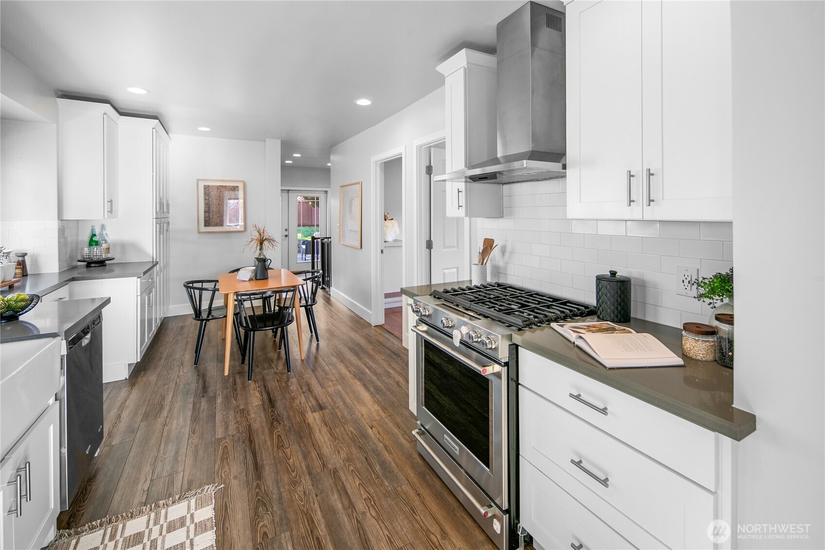 1516 South Bennett Street Seattle, WA 98108 - Photo 8 of 27