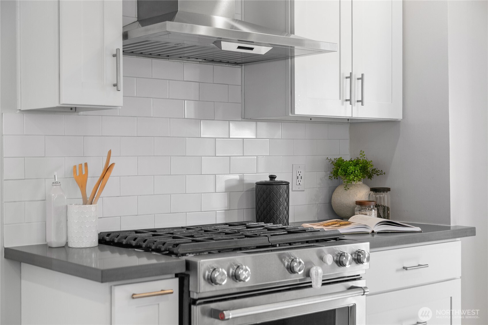 1516 South Bennett Street Seattle, WA 98108 - Photo 9 of 27