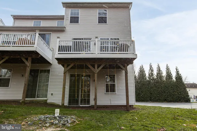 $370,000 | 1418 Brayden Drive, Marcus Hook, PA 19061