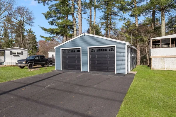 $920,000 | 26 Acres Of Pine Road, Coventry, RI 02816