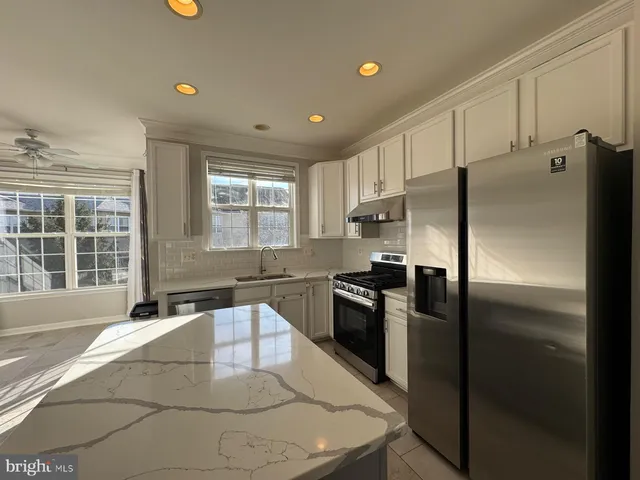 $635,000 | 42471 Magellan Square, Brambleton, VA 20148