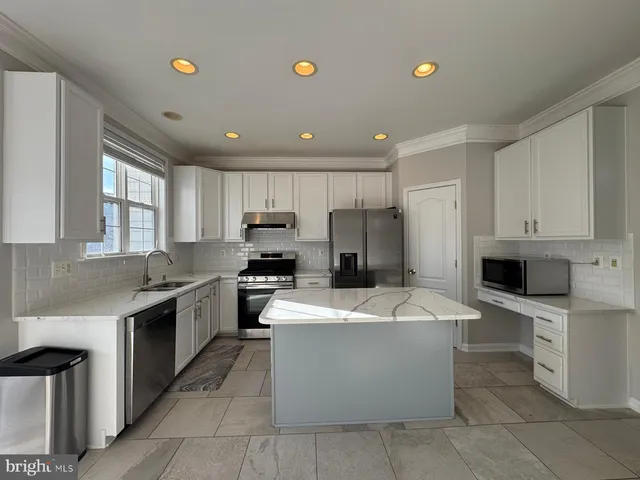 $635,000 | 42471 Magellan Square, Brambleton, VA 20148