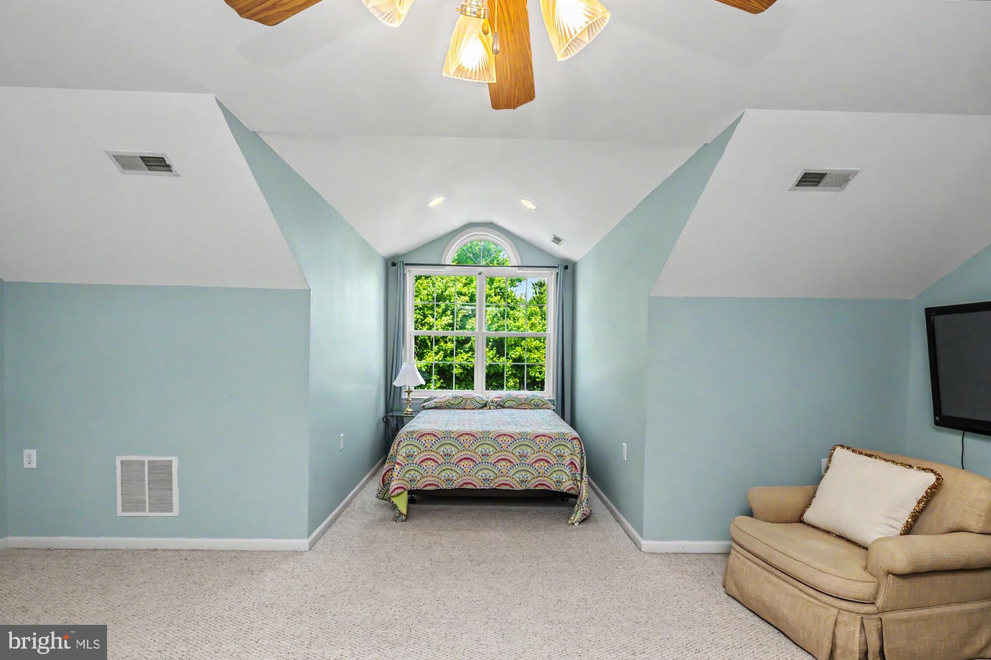 105 Hulnick Road, Unit 438 Coatesville, PA 19320 - Photo 31 of 43 3rd bedroom