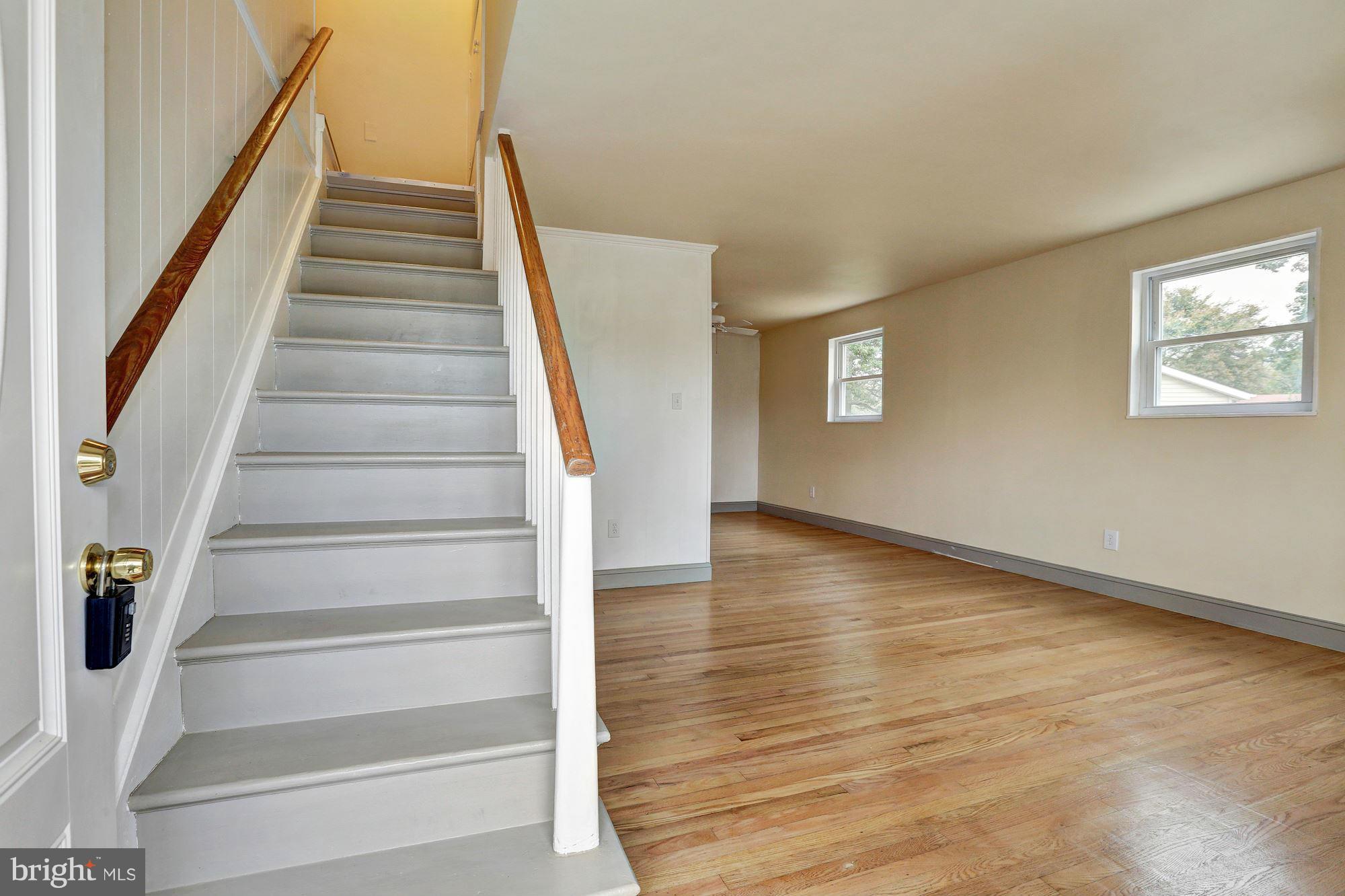 927 Gabel Court Silver Spring, MD 20901 - Photo 2 of 27 Interior (General)