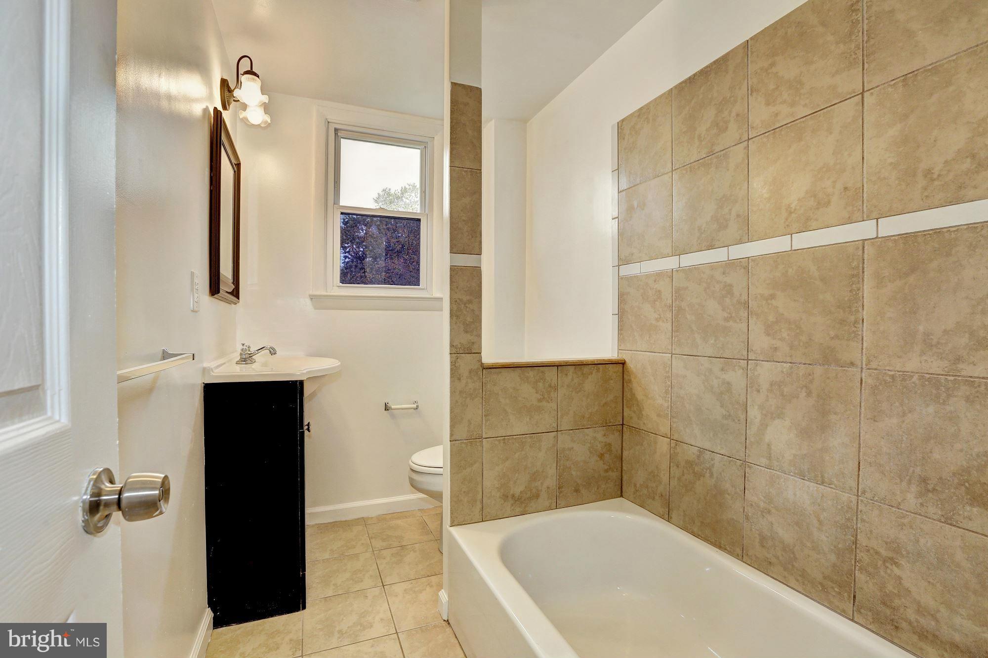 927 Gabel Court Silver Spring, MD 20901 - Photo 14 of 27 Bath (Master)