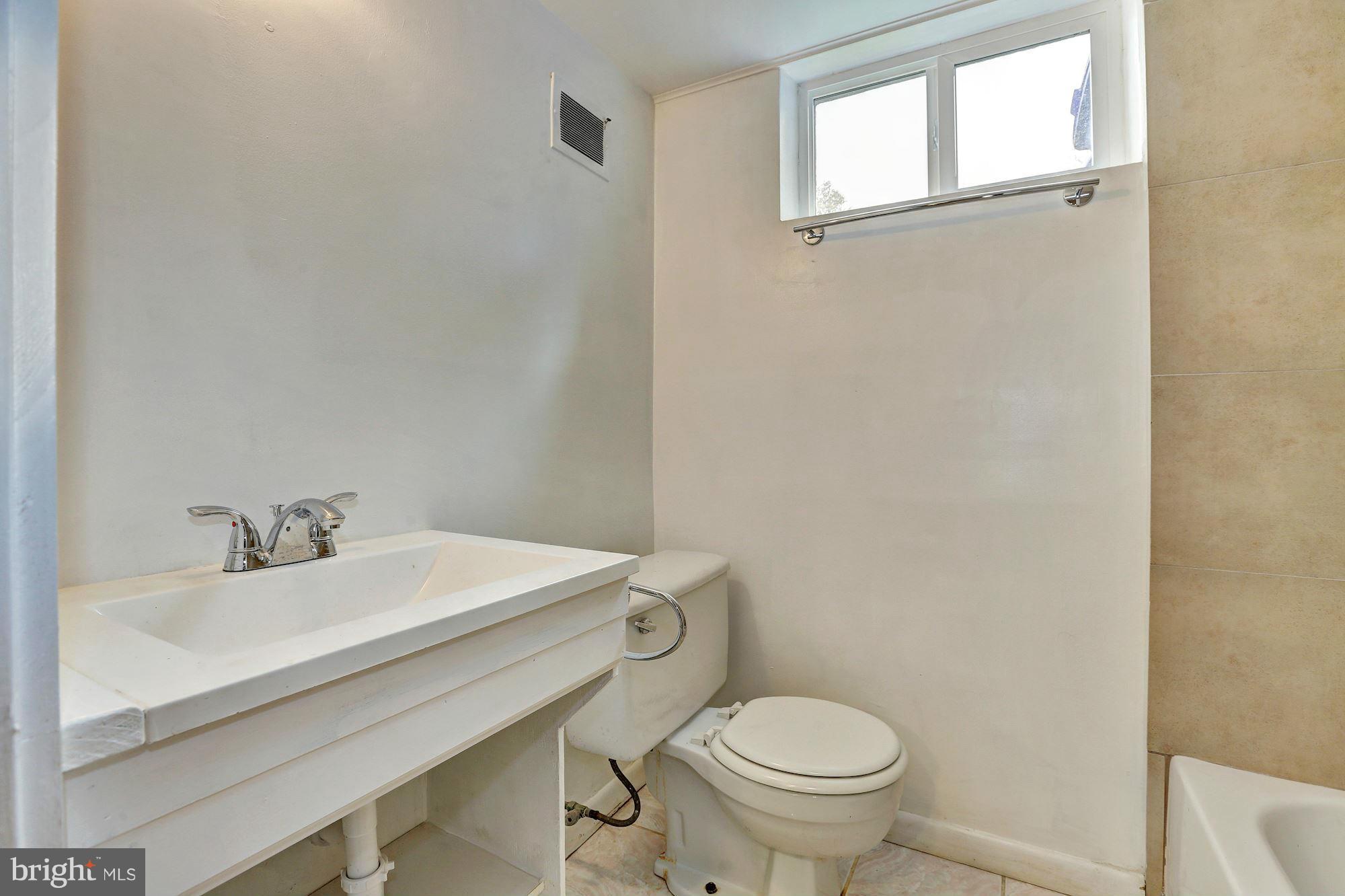927 Gabel Court Silver Spring, MD 20901 - Photo 22 of 27 Bath