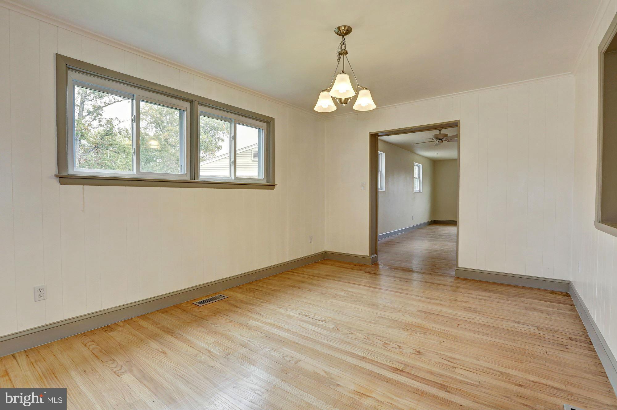 927 Gabel Court Silver Spring, MD 20901 - Photo 8 of 27 Dining Room