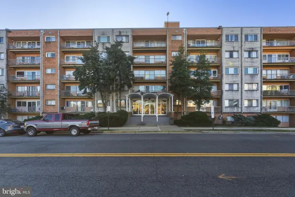 $250,000 | 401 North Armistead Street, Unit 504, Alexandria, VA 22312