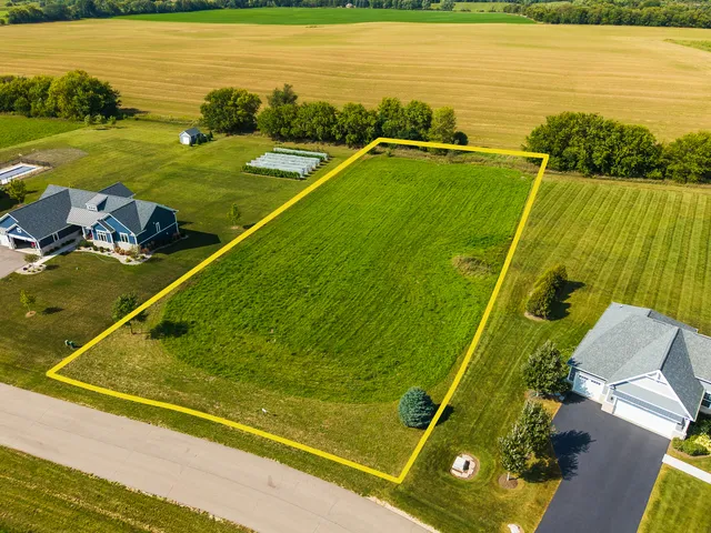 a view of a tennis court