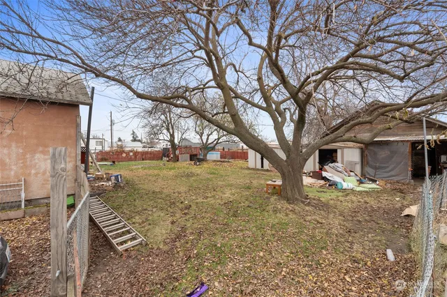 a view of a lake with houses