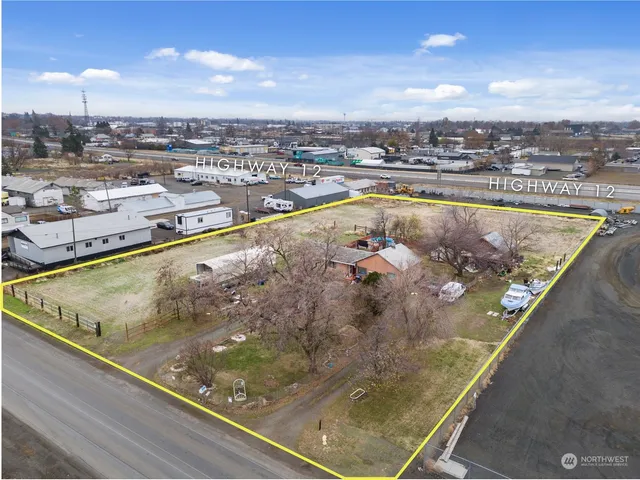 a view of a swimming pool
