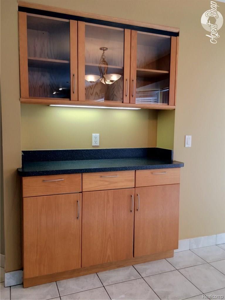 2565 Brilliance Rochester, MI 48309 - Photo 14 of 63 12-Breakfast Nook Desk.jpg