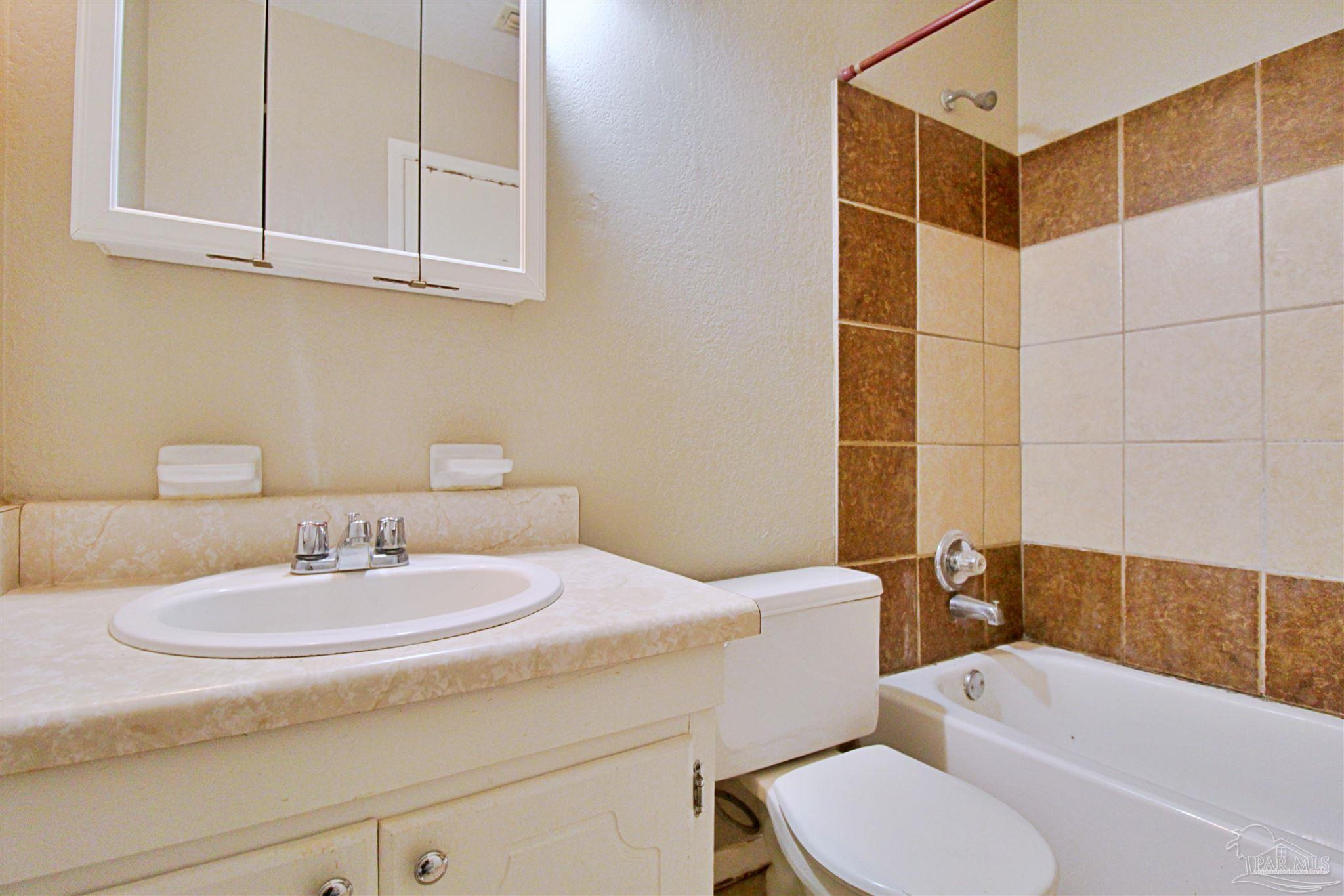 27 Milton Road Pensacola, FL 32507 - Photo 15 of 19