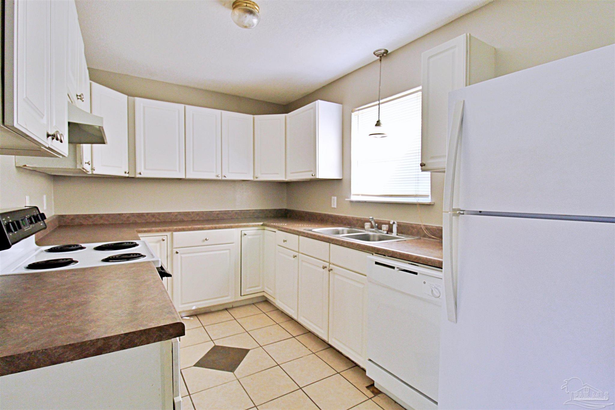 27 Milton Road Pensacola, FL 32507 - Photo 7 of 19