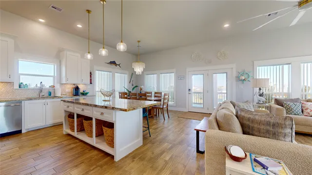 $499,000 | 957 Alberdie Drive, Crystal Beach, TX 77650