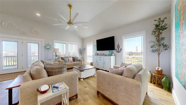 $499,000 | 957 Alberdie Drive, Crystal Beach, TX 77650