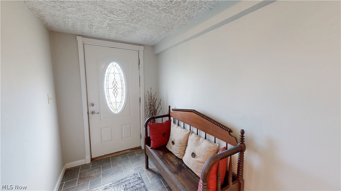 1538 South Ridge Road West Ashtabula, OH 44004 - Photo 11 of 43 Front Hall